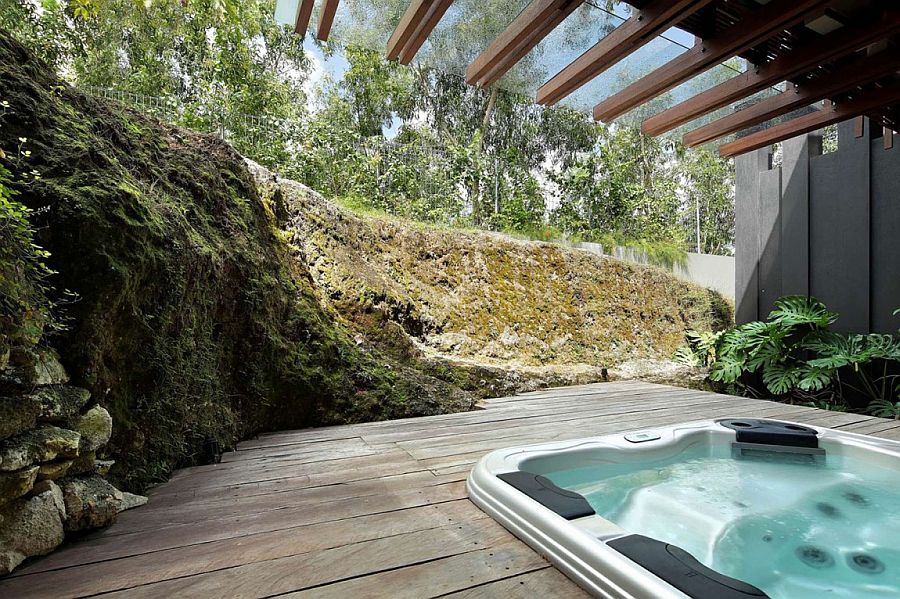 Outdoor Jacuzzi on the wooden deck of the luxury home in Bali