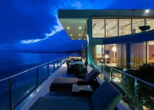 Take-in-the-amazing-sights-and-sounds-of-the-malibu-beach-from-thsi-private-balcony-217x155