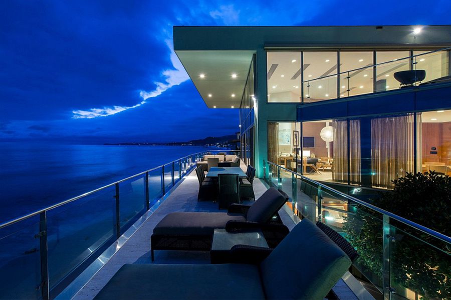 Living a Dream Next to the Ocean: Sensational Malibu Beach House