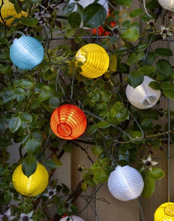 SolarPowered Decorative Ideas to Light Up Your Yard Decoist