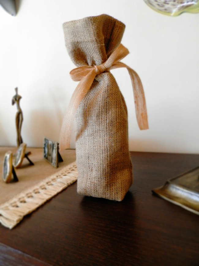 Burlap wine bag