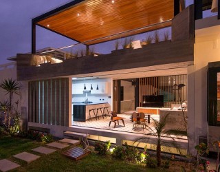 Chic Seasonal Beach House in Peru Maximizes Outdoor Living Space