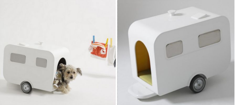 Tiny caravan doghouse