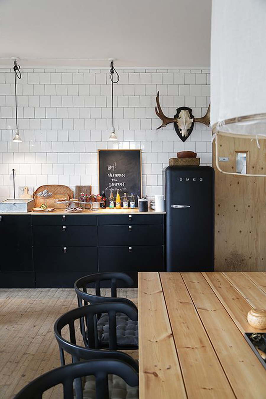 Fascinating use of black inside the Scandinavian kitchen