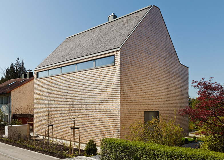 Double pitch roof of Haus B19