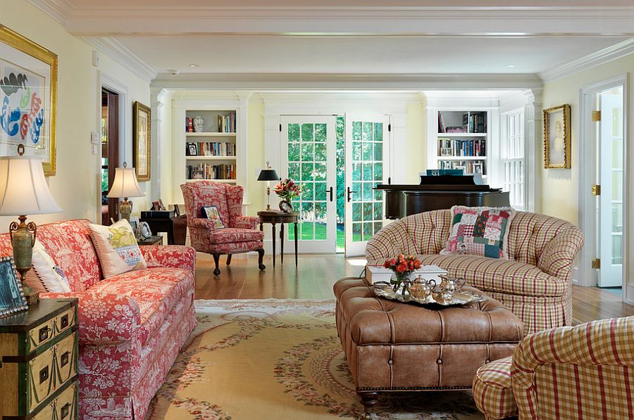 Hint of colonial charm for the traditional living room [Design: Jan Gleysteen Architects]