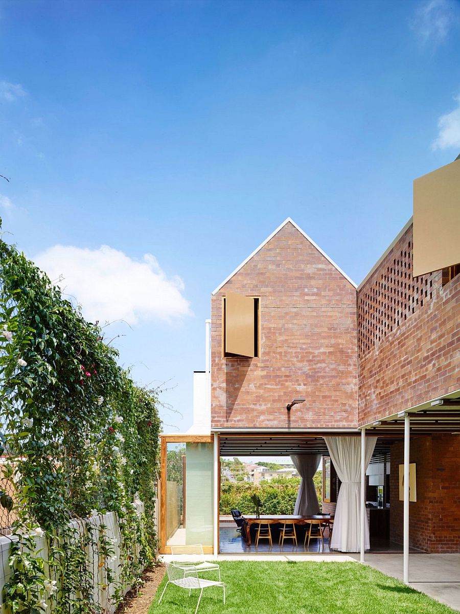 Open dining space that leades into the landscape outside