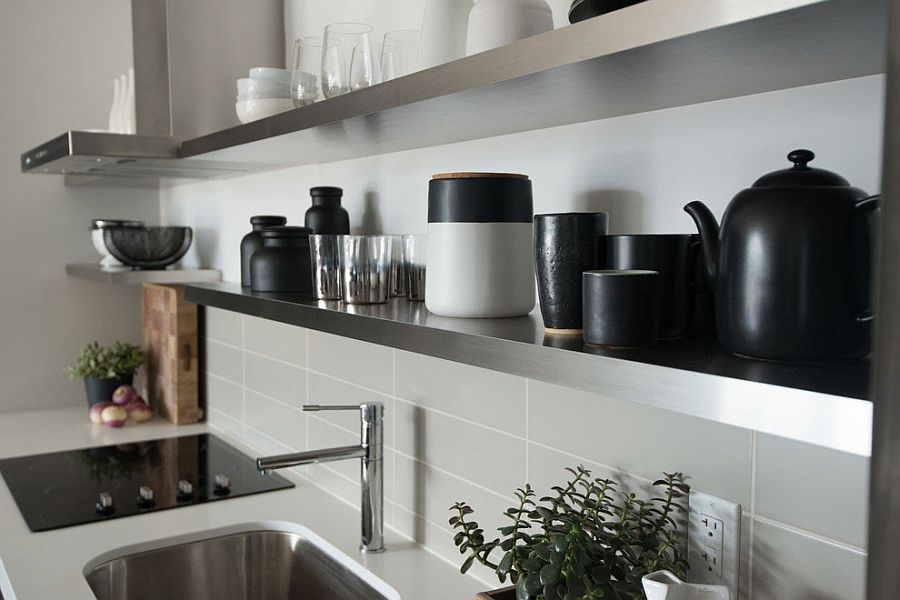 Open shelves in steel for the industrial kitchen