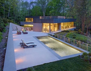 Weston Residence: Lakeside Home Taps into Terraced Planes and Roof Gardens