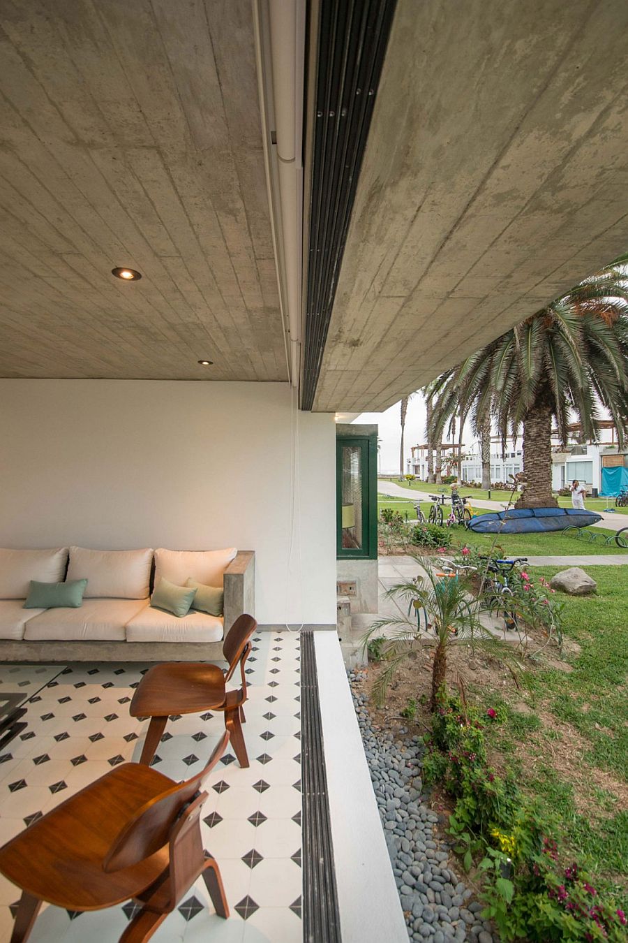 Outdoor sitting area that offers a view of the sea