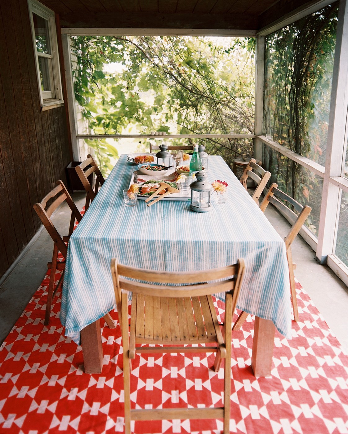 Screened-in porch for dining