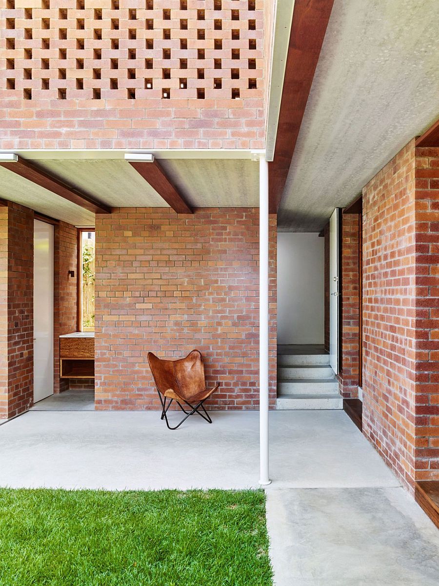 Use of clay and brick gives the interior natural protection from harsh summer heat