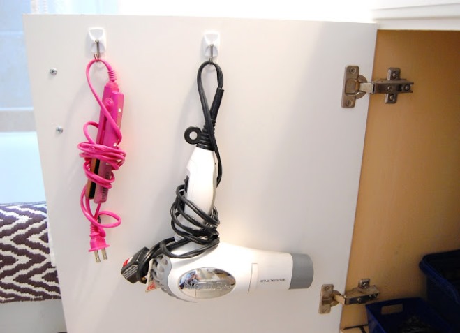 Hooks are easy to install and work with in the small bathroom