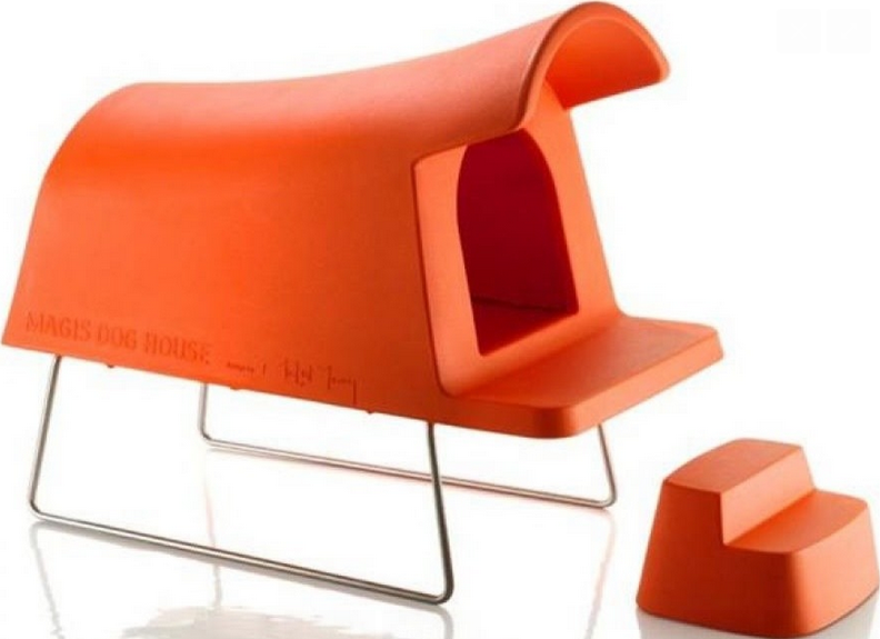 Stylish doghouse with stepping stool in matching orange