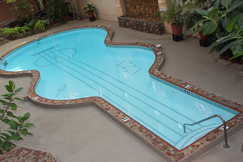 guitar shaped pool 4