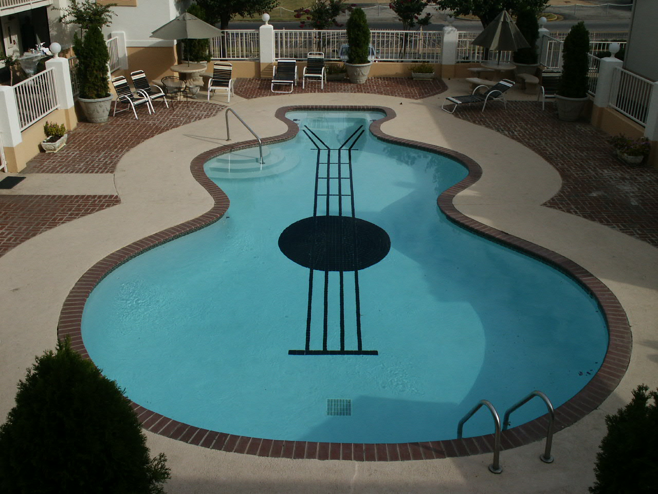 Ingenious pool shaped like a guitar