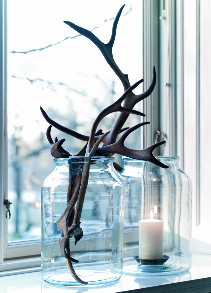 Antlers used with candles and glass jars