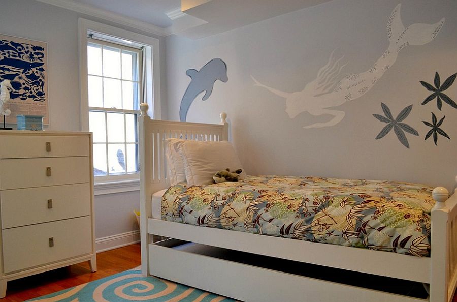 Beautiful Mermaid wall mural for the small kids' bedroom [Design: colorTHEORY Boston]