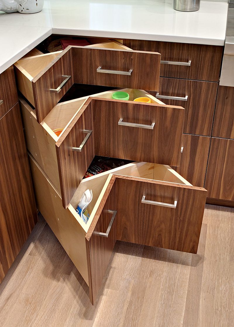 Corner drawers maximize the storage space of your kitchen workstation [Design: Eminent Interior Design]