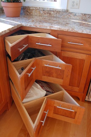 30 Corner Drawers and Storage Solutions for the Modern Kitchen | Decoist