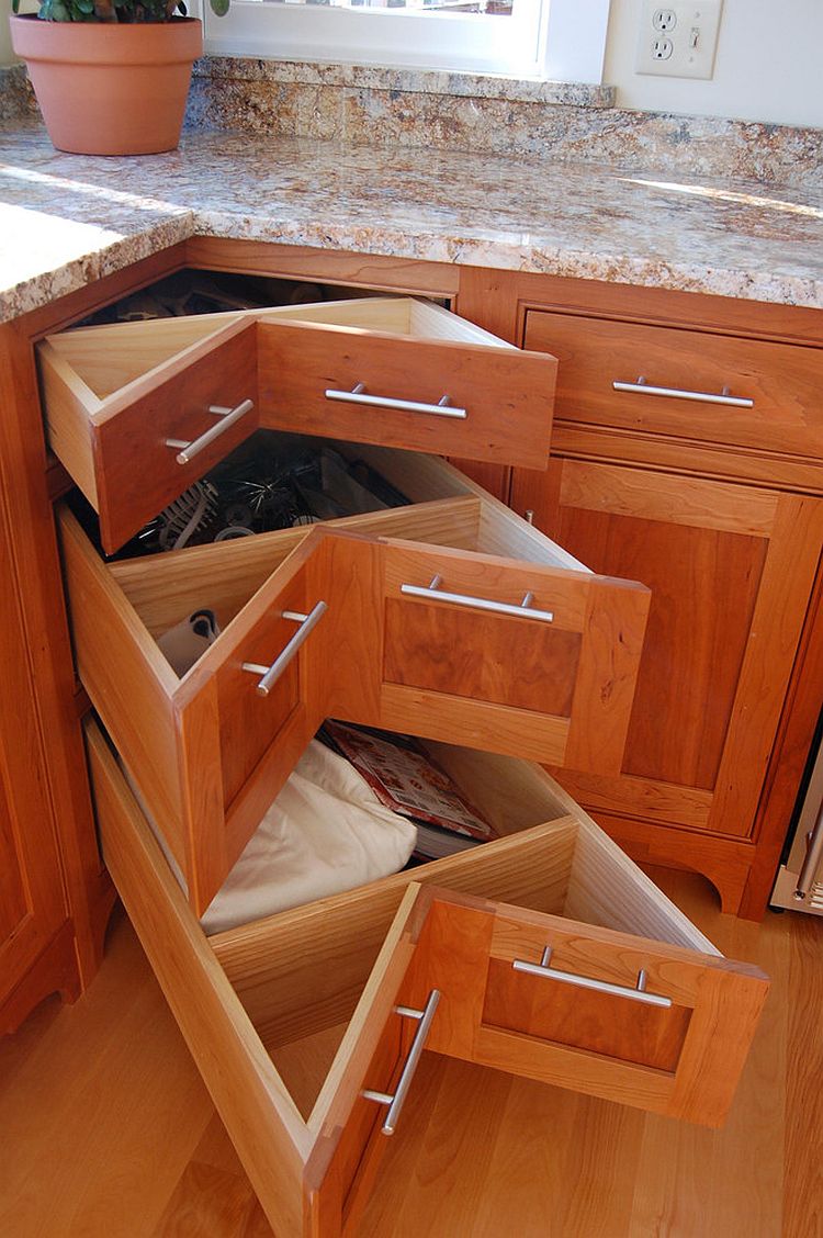 Corner pullout drawers in wood for the traditional kitchen and beyond