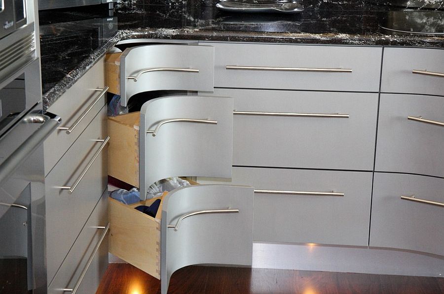 Curvy corner drawers steal the show in this kitchen