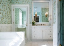 Floral-wallpaper-in-a-crisp-modern-bathroom-217x155