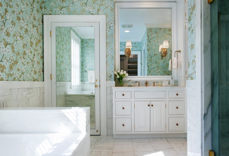 Floral wallpaper in a crisp modern bathroom