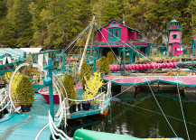 Freedom-Cove-Self-Sustaining-Floating-Oasis-Pink-Buildings-217x155
