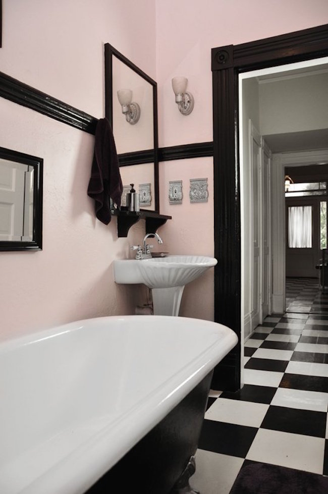 Gorgeous Light Pink And Black Retro Bathroom 