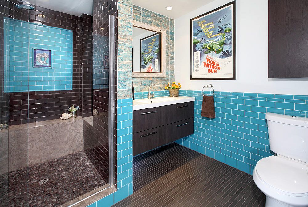 Modern bathroom in teal blue inspired by the Caribbean Sea