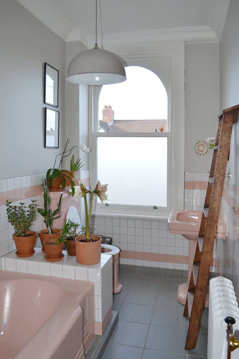 Pink and white retro bathroom