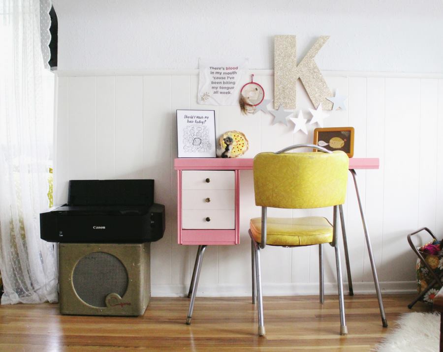 Pink painted desk from Skunkboy