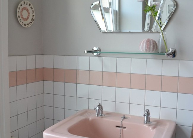 Spectacularly Pink Bathrooms That Bring Retro Style Back Decoist 