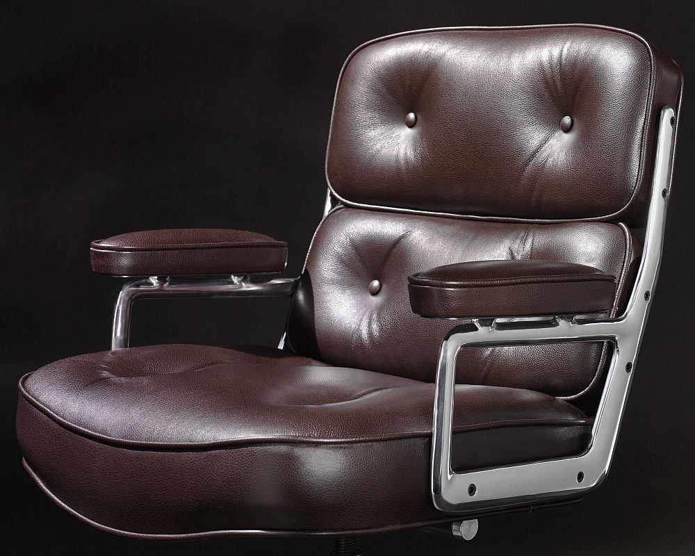 Plush Eames Executive Chair