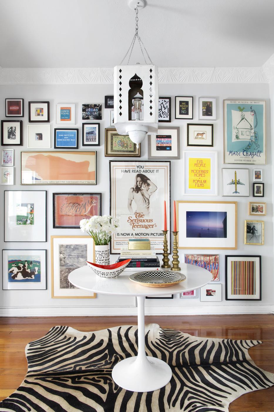 Saarinen table in an entryway