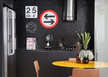 Sleek-minimal-contemporary-kitchen-in-black-217x155