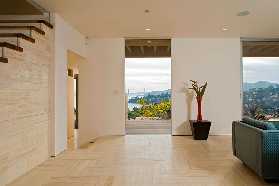 Sliding walls allow homeowners to switch between privacy and unabated views of San Francisco