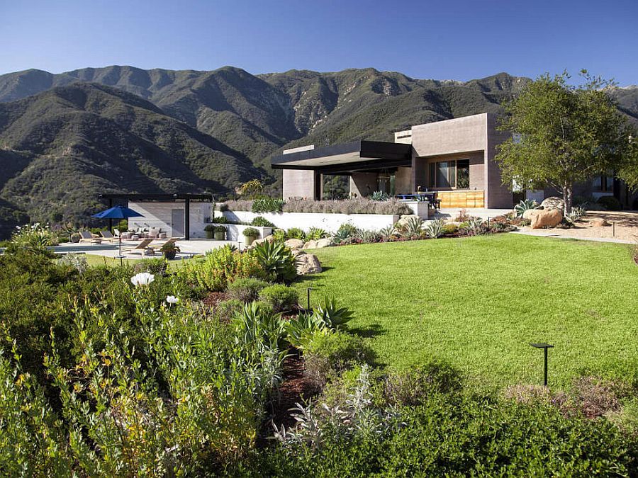 Toro Canyon House outside of LA set in a stunning natural landscape