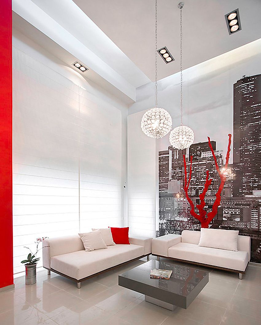 Wall mural sets the tone in this glam room [Photography: Elad Gonen]
