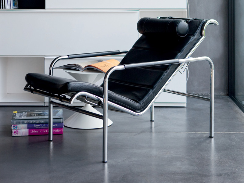 Zanotta Genni lounge chair in black leather
