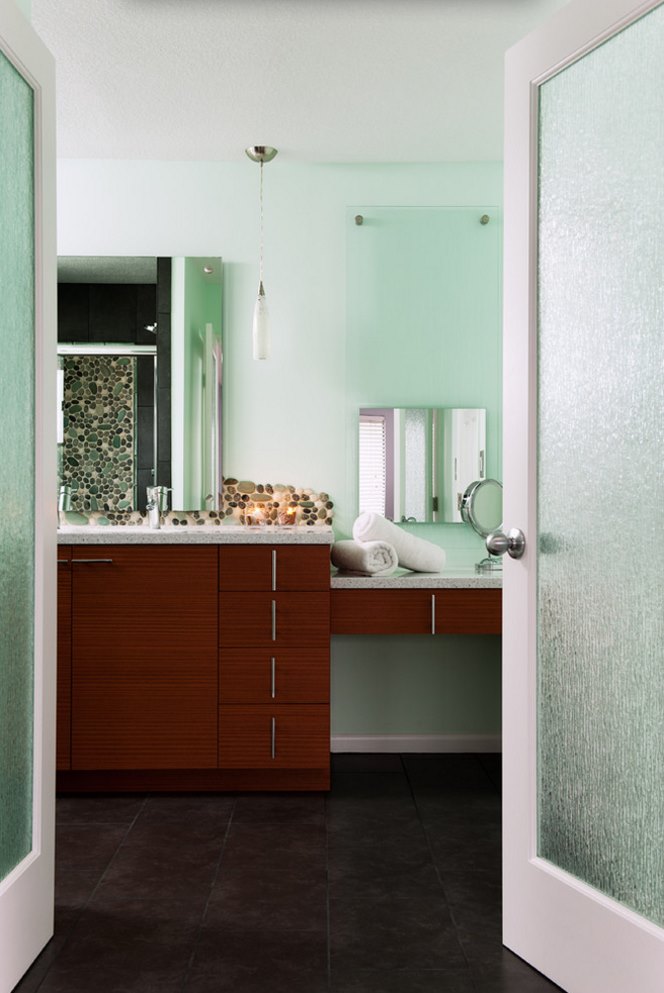 Bathroom doors featuring rain glass