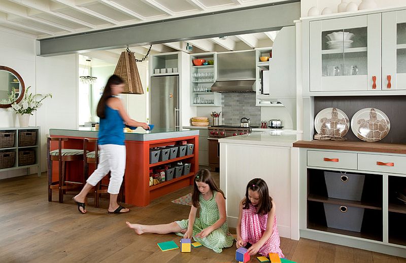Cheerful beach style kitchen with smart shelving [Design: S+H Construction]