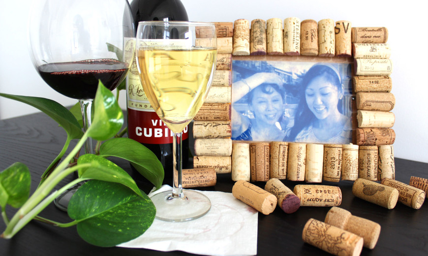 How to Make a Cute and Rustic Picture Frame Using Recycled Wine Corks