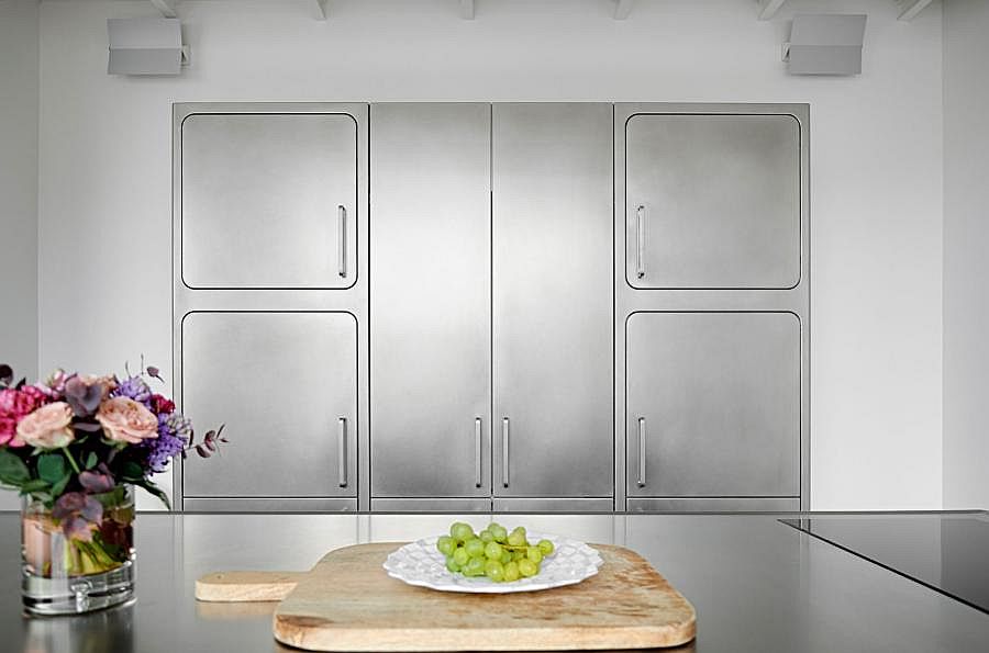 Freestanding stainless steel cabinets for the contemporary kitchen