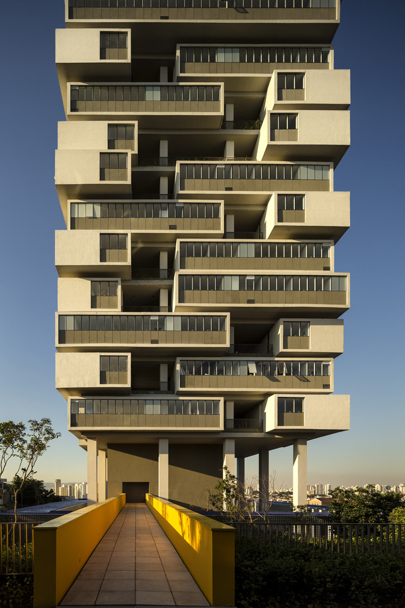 Isay Weinfeld 360 degree Building