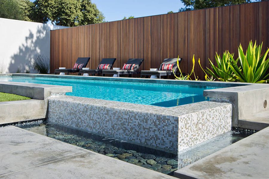 LA home combines the reflecting pool and the swimming pool designs elegantly