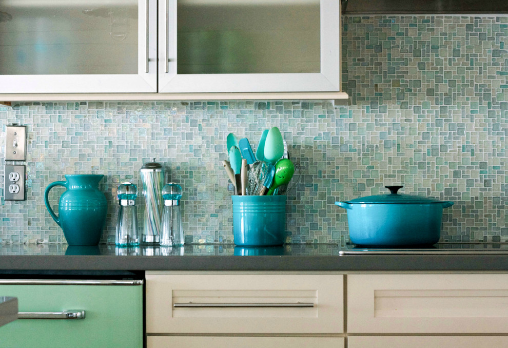 kitchen design with blue mosaic tiles