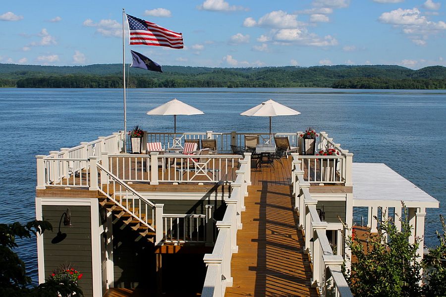 Open beach style deck of Alabama Lake House