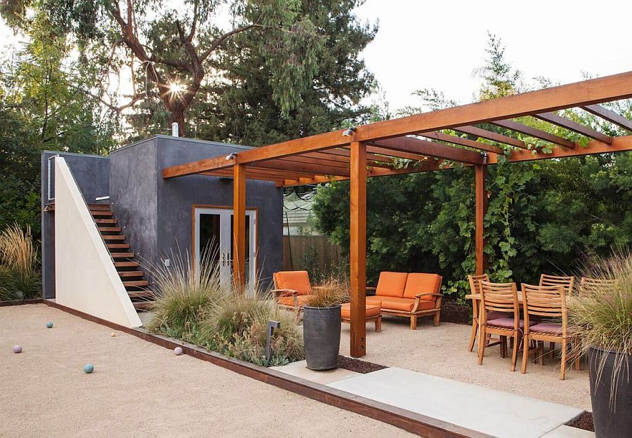 Outdoor lounge and dining space of the stylish Californian home